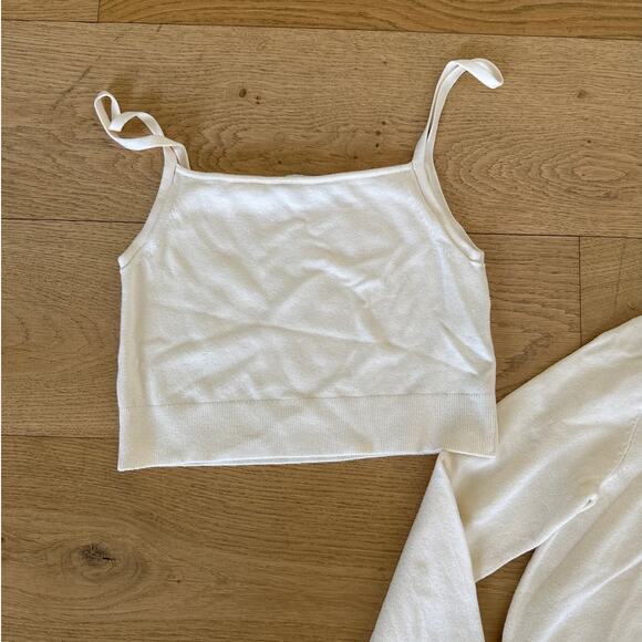 Zara - Sleeveless Cami & V Neck Cardigan Set in Cream - Picture 3 of 5